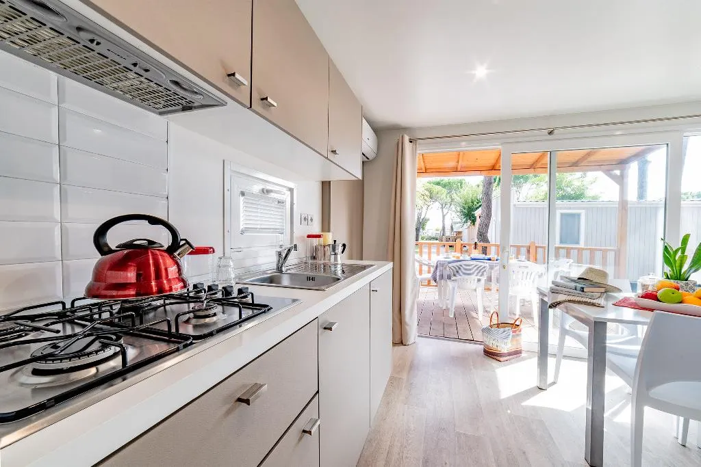 MOBILE HOME THREE BEDROOMS ONE BATHROOM Room, Camping Village Cavallino, Venice