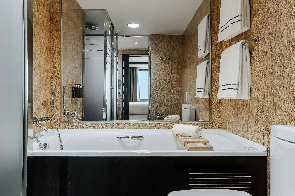 Double or Twin GRAND Room, Melia Barcelona Sarria, Barcelona