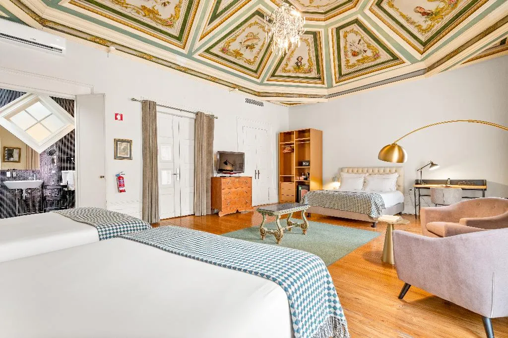 FAMILY ROOM ONE BEDROOM TWO BATHROOMS Room, Casa Dos Lóios By Shiadu, Porto