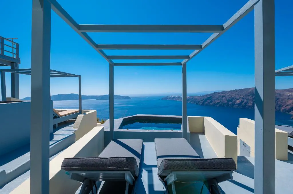 DOUBLE WITH JACUZZI Room, Gizis Cliffside Suites, Santorini