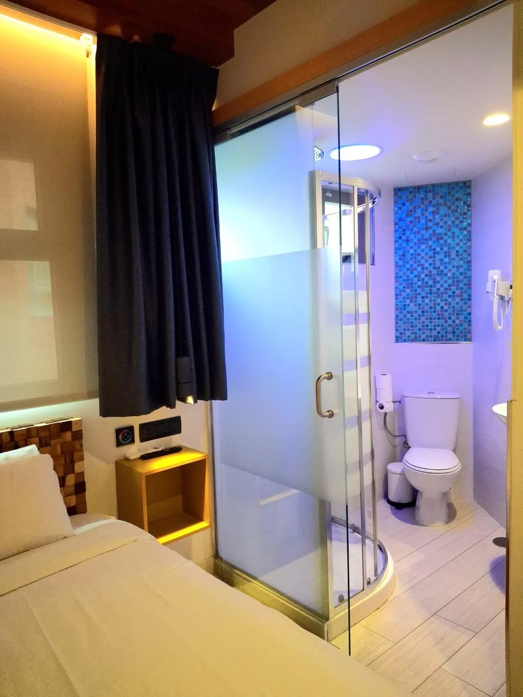 SINGLE STANDARD Room, Far Home Bernabeu, Madrid