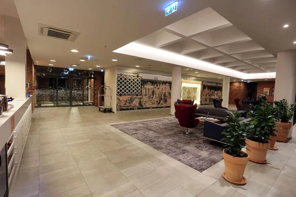 Lobby, Hampton by Hilton Gdansk Old Town, Gdansk