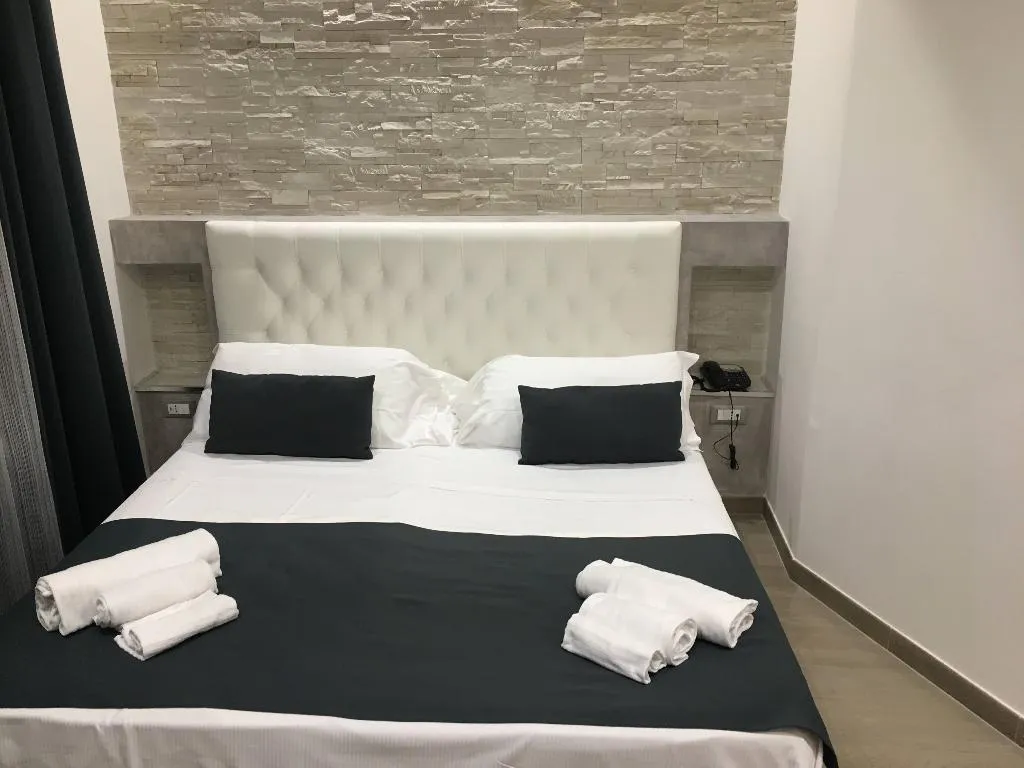 TRIPLE SUPERIOR Room, Patria, Rome