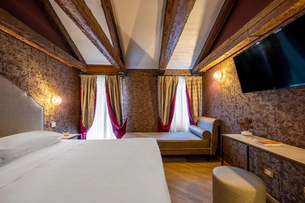 TRIPLE SUPERIOR Room, Paganelli, Venice