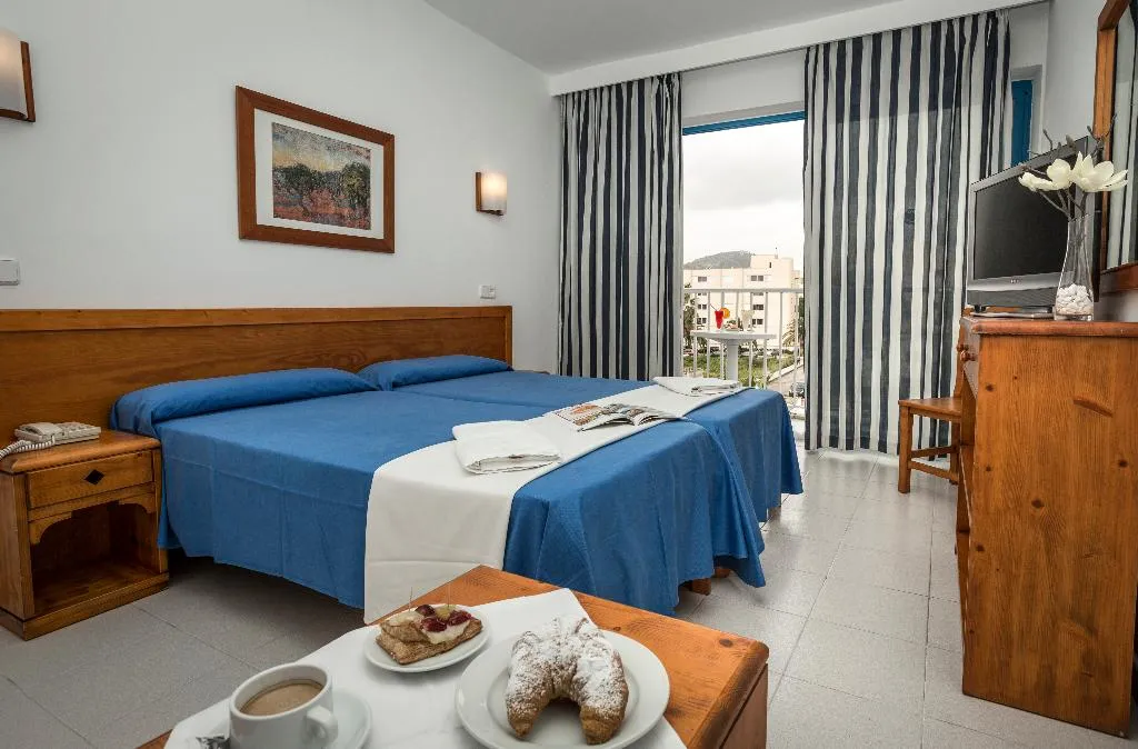 QUADRUPLE STANDARD Room, Hotel Ilusion Vista Blava, Majorca