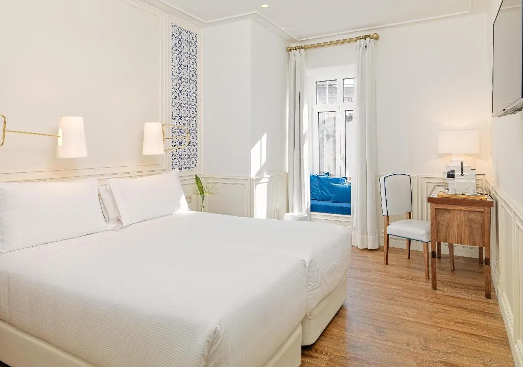 DOUBLE DELUXE Room, H10 Duque De Loule, Lisbon