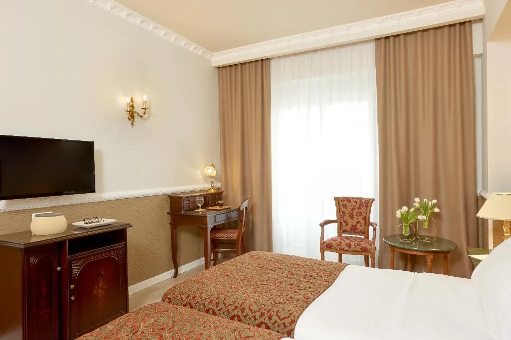 Double or Twin CLASSIC Room, Grand Hotel Palace Thessaloniki, Halkidiki