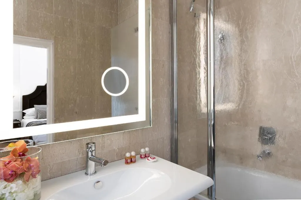 Double or Twin DELUXE PREMIUM Room, Bettoja Hotel Massimo d'Azeglio, Rome
