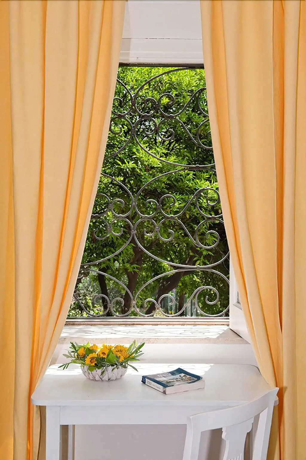 Room, Villa Rosa, Naples