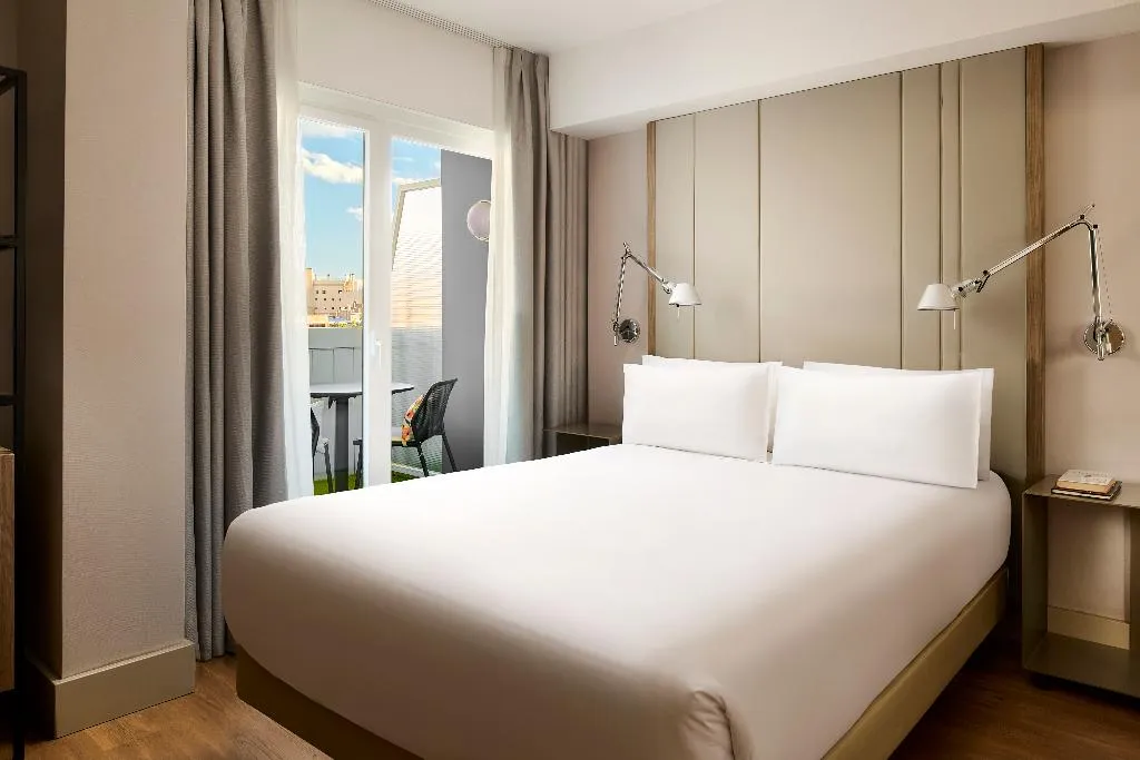 DOUBLE WITH TERRACE Room, NH Paseo de la Habana, Madrid