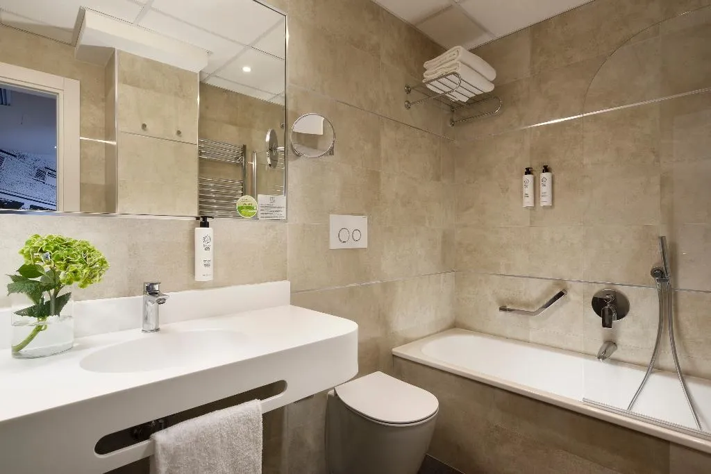 FAMILY ROOM SUPERIOR Room, Grand hotel Mediterraneo, Florence