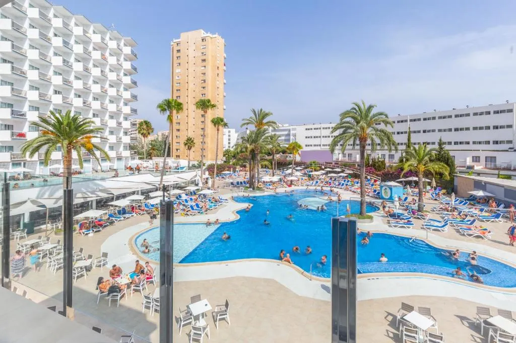 JUNIOR SUITE POOL VIEW Room, Samos, Majorca