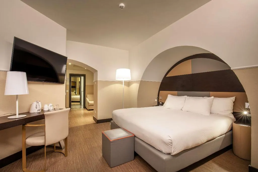 JUNIOR SUITE KING SIZE BED Room, Cosmopolita Hotel Rome, Tapestry Collection by Hil, Rome