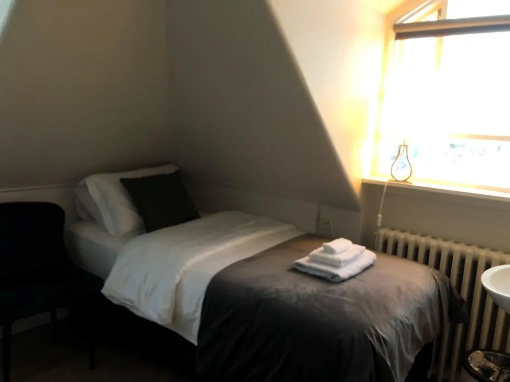 Room, Snorri's Guesthouse, Reykjavik