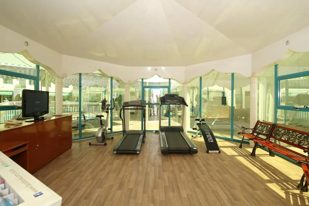 Sports and Entertainment, Summerland Motel, Dubai