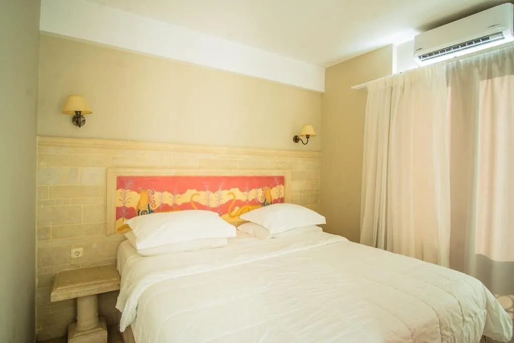 Room, Parthenis Palace, Crete