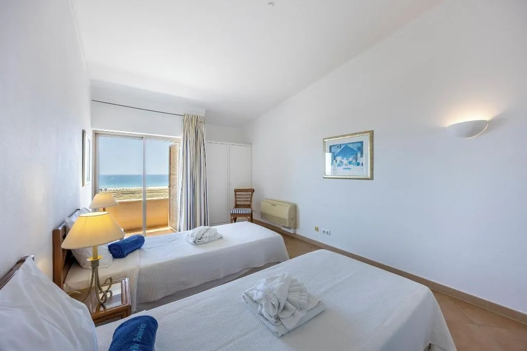 Room, Vila Palmeira, Algarve