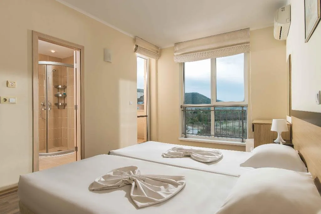 APARTMENT SEA VIEW THREE BEDROOMS Room, Obzor Beach Resort, Bourgas