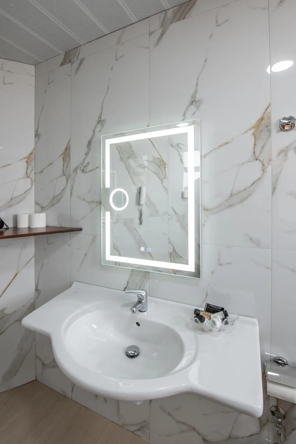 TRIPLE STANDARD Room, Golden City, Athens