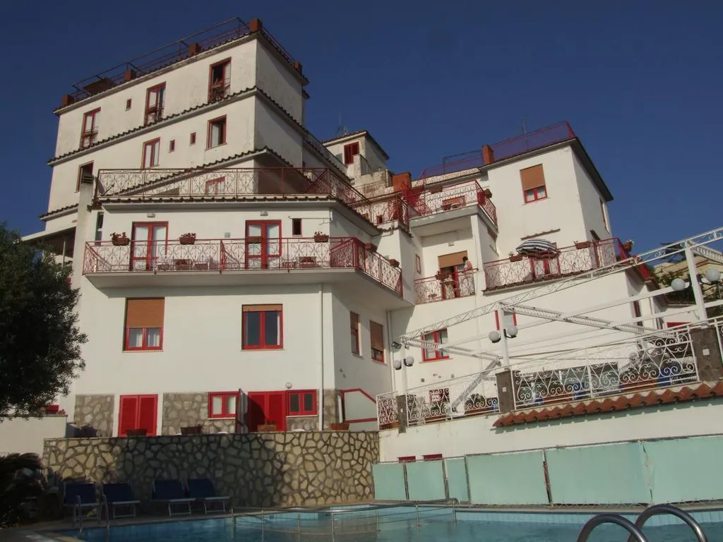 General view, Dania, Naples