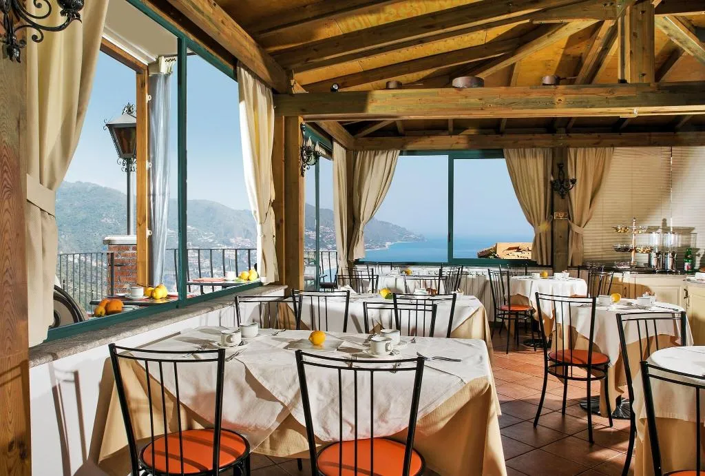 Restaurant, La Pensione Svizzera, Taormina