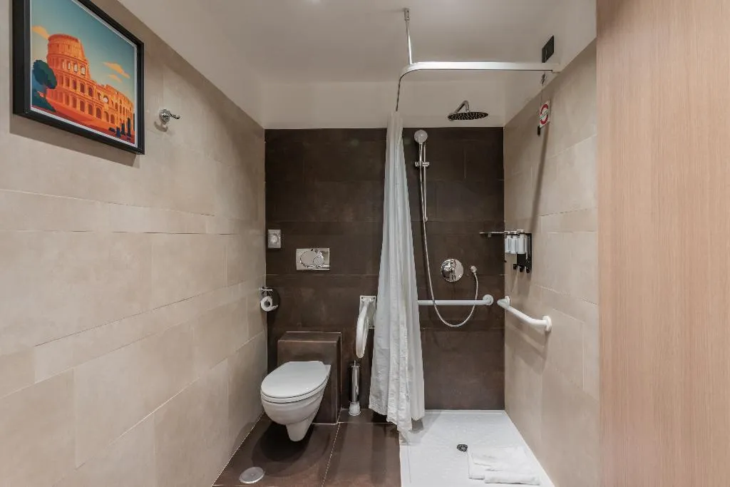 DOUBLE Accessible KING SIZE BED Room, Hilton Garden Inn Rome Colosseum, Rome