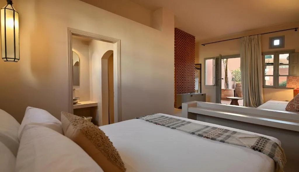 JUNIOR SUITE CAPACITY 3 Room, Terra Verde Oia By K&k, Santorini