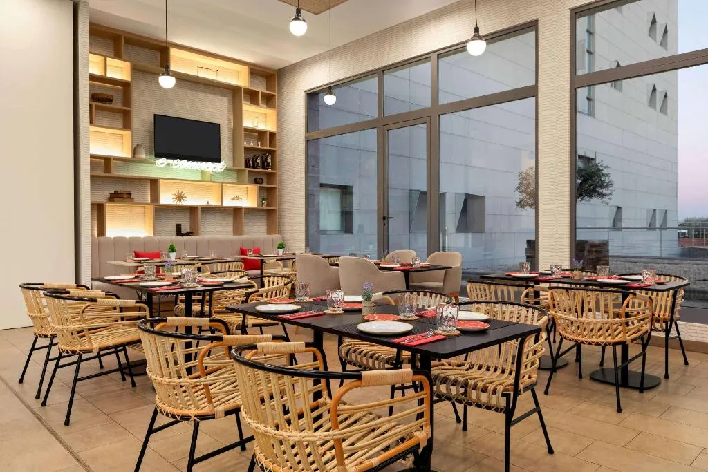 Restaurant, Ramada by Wyndham Madrid Getafe, Madrid