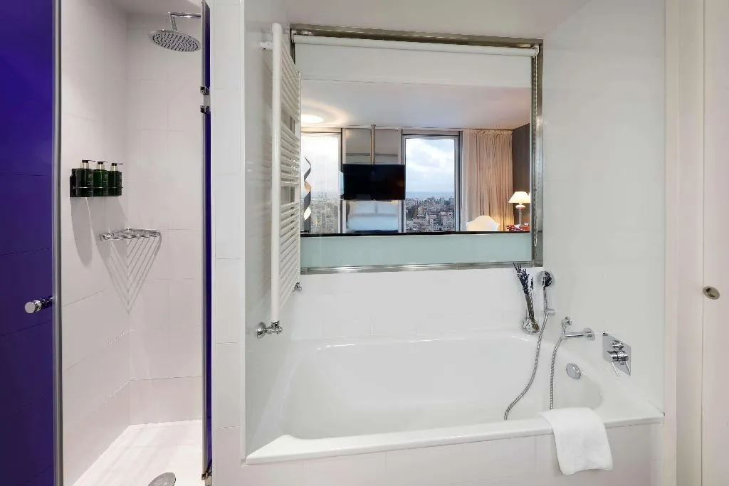 DOUBLE SINGLE USE PREMIUM SEA VIEW Room, Melia Barcelona Sky, Barcelona
