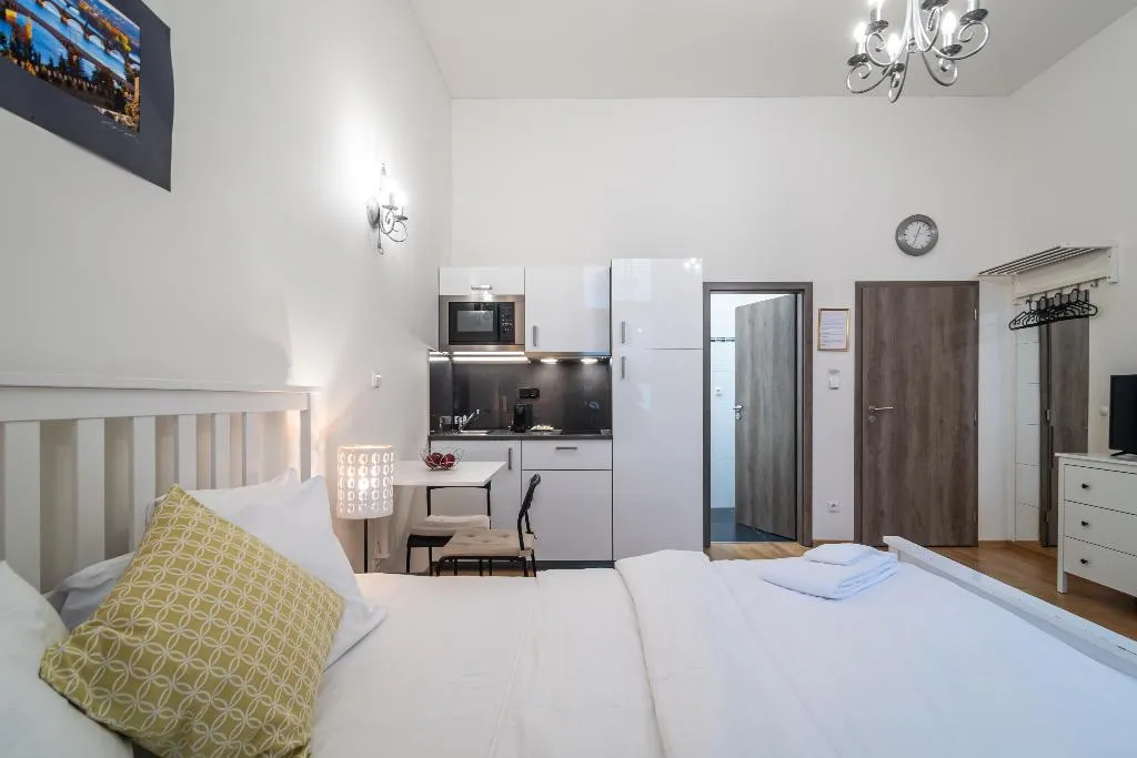 STUDIO STANDARD Room, Royal Road Residence, Prague