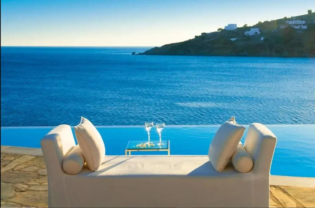 SUITE WITH PRIVATE POOL Room, Petasos Beach Resort & Spa, Mykonos
