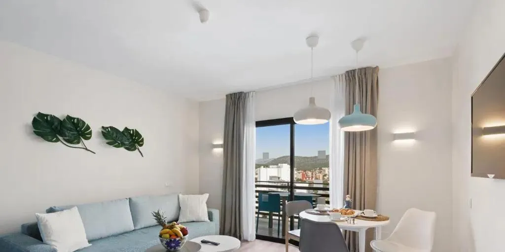 SUITE CAPACITY 1 Room, Palmanova Suites by TRH, Majorca