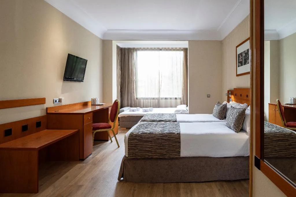 QUADRUPLE STANDARD Room, Petit Palace Arturo Soria, Madrid