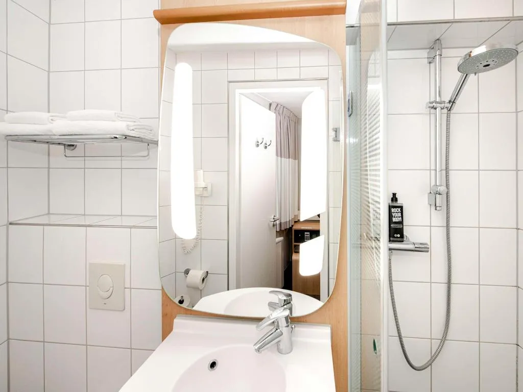 TWIN ECONOMY Room, Ibis Amsterdam Centre, Amsterdam