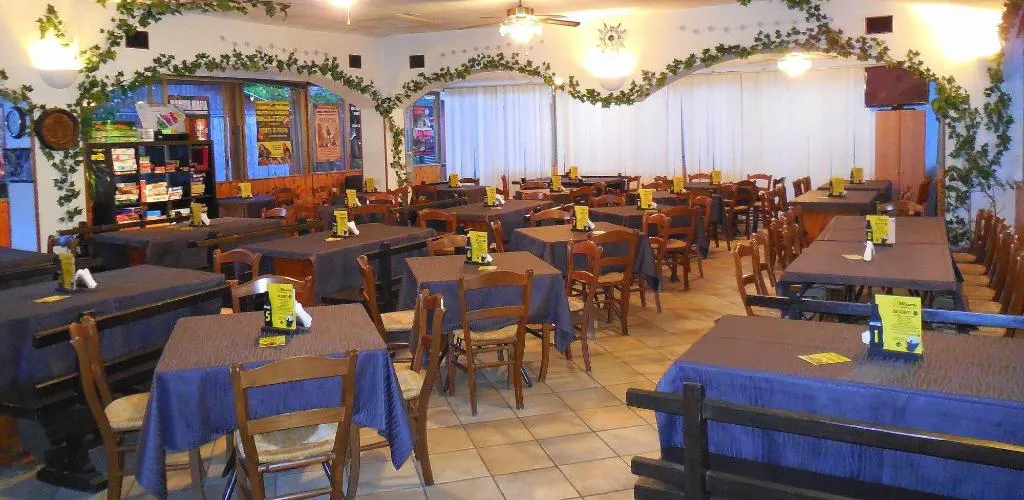 Restaurant, Villaggio Turistico Fiori D'Arancio, Naples