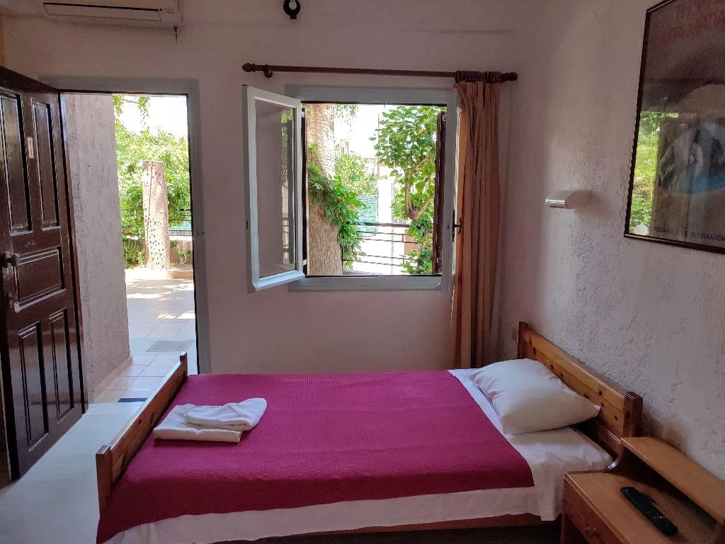 SINGLE STANDARD Room, Fotula Studios, Crete