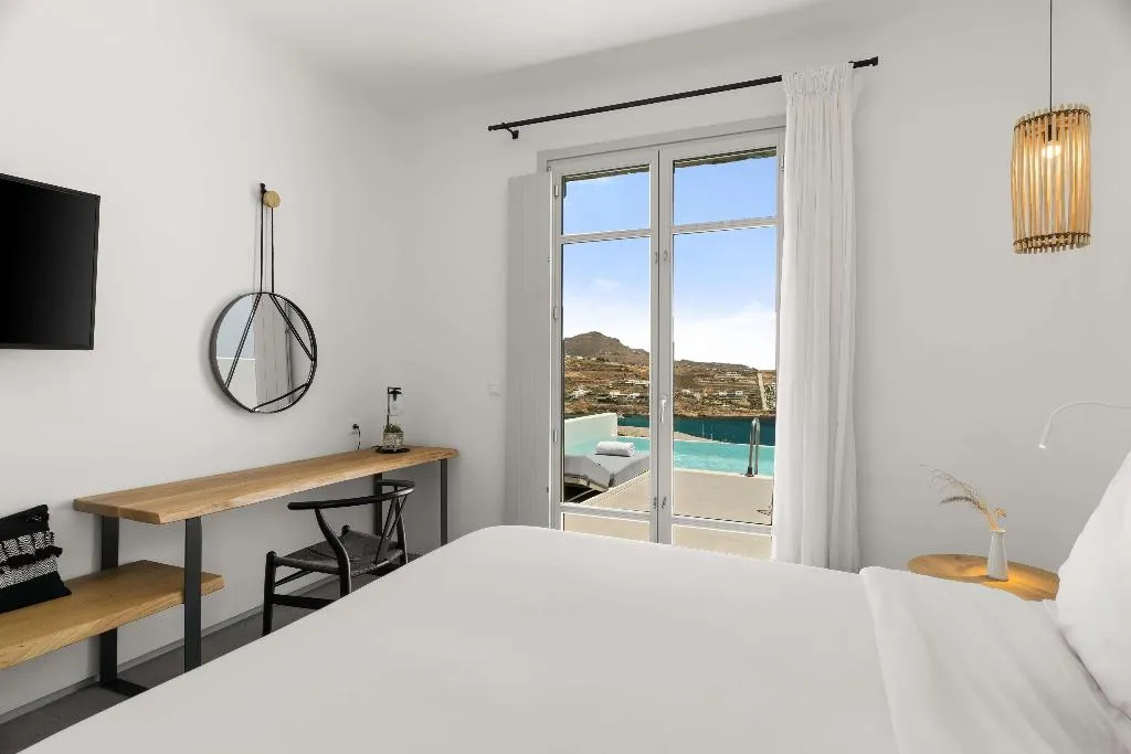 JUNIOR SUITE SEA VIEW WITH PRIVATE POOL Room, Radisson Blu Euphoria Resort, Mykonos