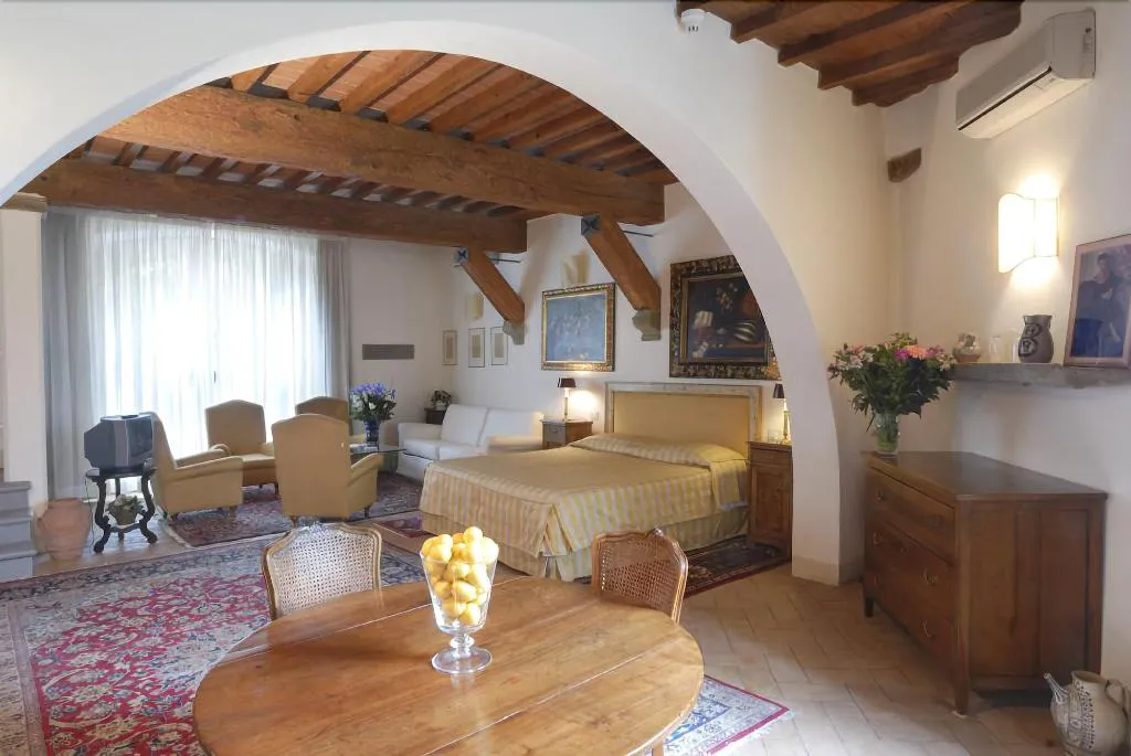 Room, Villa Le Piazzole, Florence