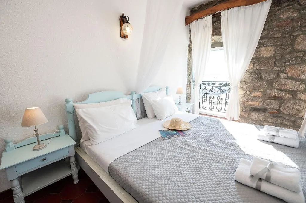 Room, Dionysos Poros, Kalamata