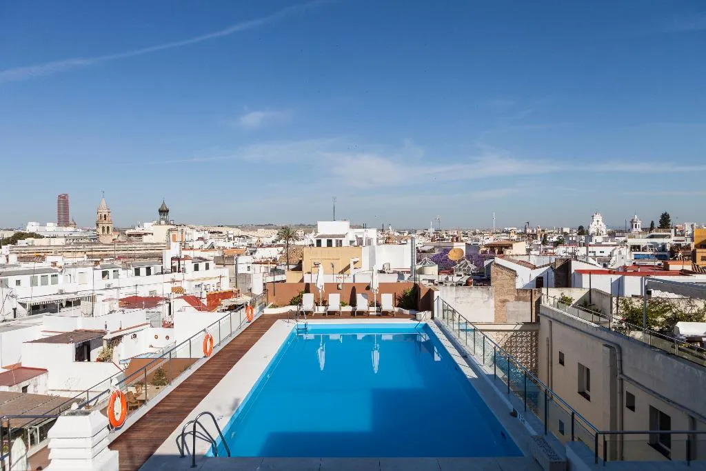 Pool, Don Paco, Seville