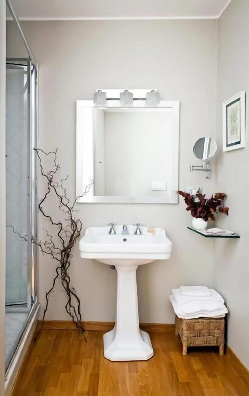 Room, Mynavona, Rome
