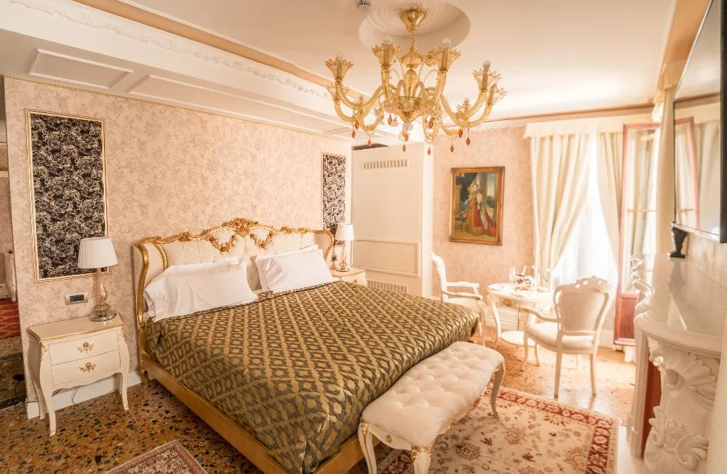 SUITE CANAL VIEW Room, Ego Boutique Hotel The Silk Road, Venice