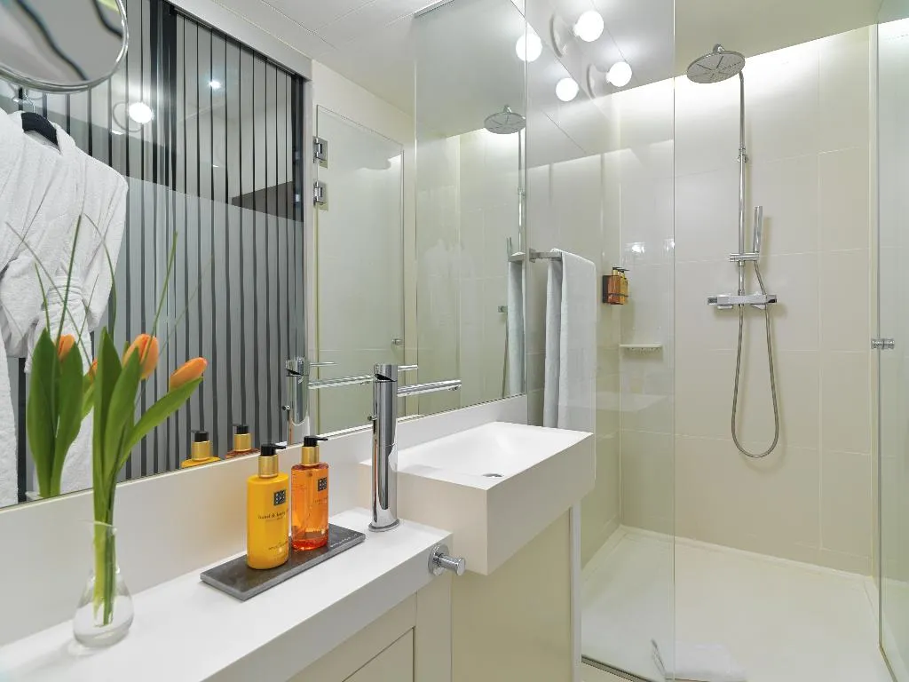 DOUBLE BASIC Room, H10 Urquinaona Plaza, Barcelona