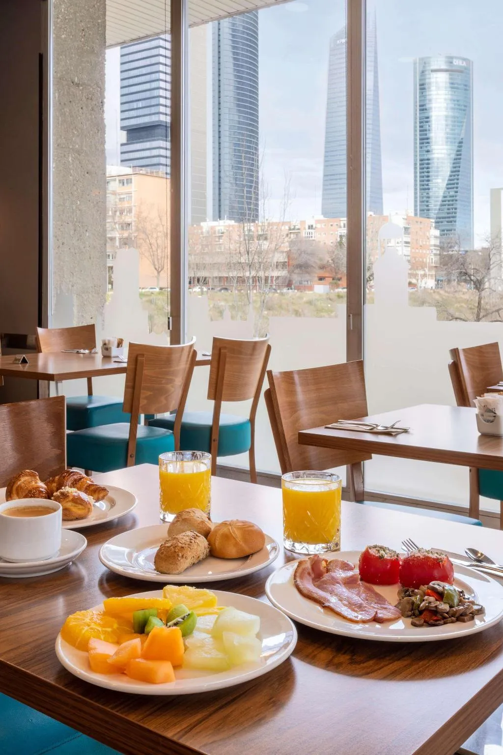 Restaurant, Hotel Madrid Chamartín Affiliated by Meliá, Madrid