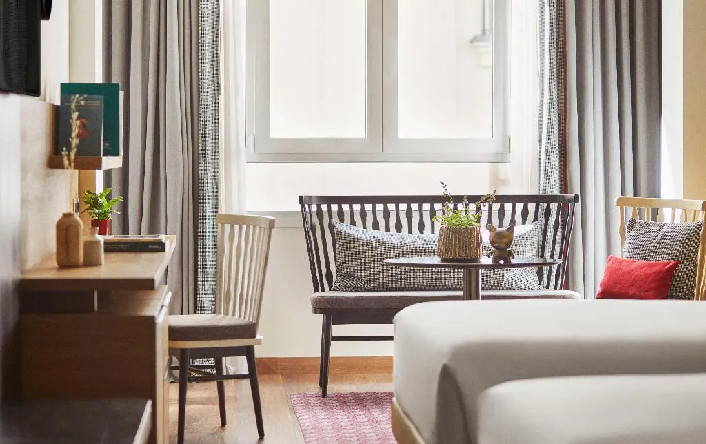 Room, Hyatt Centric Gran Via Madrid, Madrid