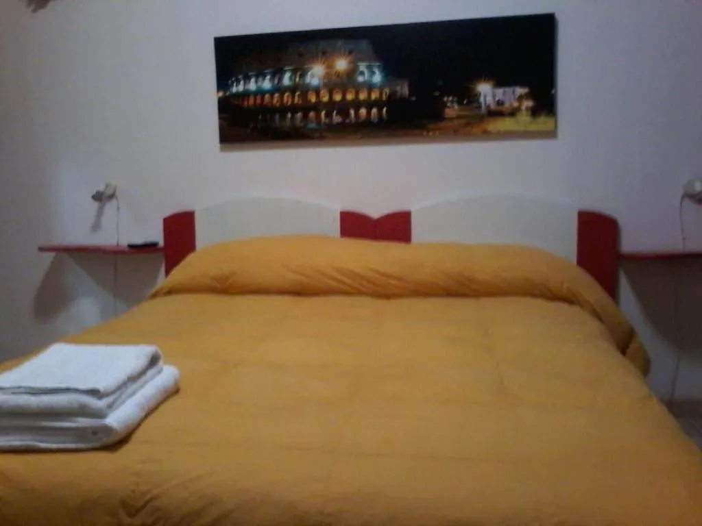 Room, B&B Piazza Ragusa, Naples