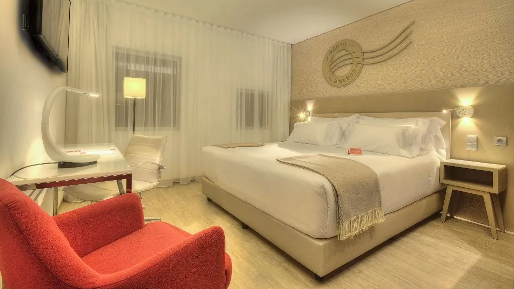 DOUBLE SUPERIOR Room, NH Collection Porto Batalha, Porto