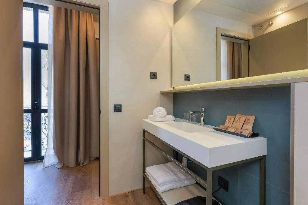 Double or Twin SUPERIOR Room, Hotel Medinaceli 4*S, Barcelona