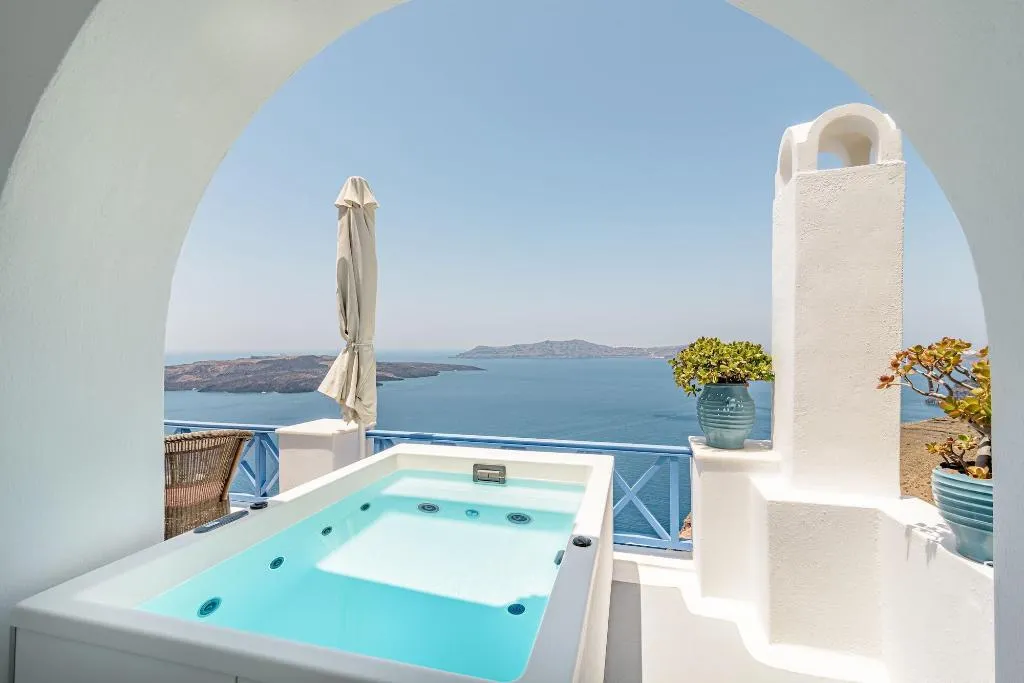 Room, Golden Grey Goose, Santorini