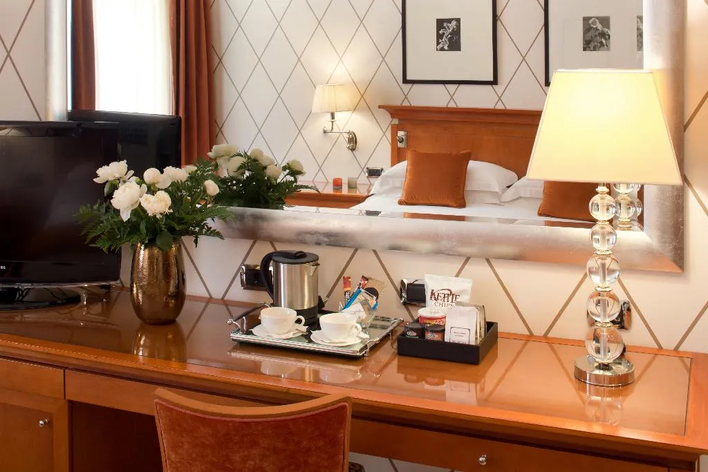 FAMILY ROOM CONNECTING ROOM Room, Starhotels Metropole, Rome